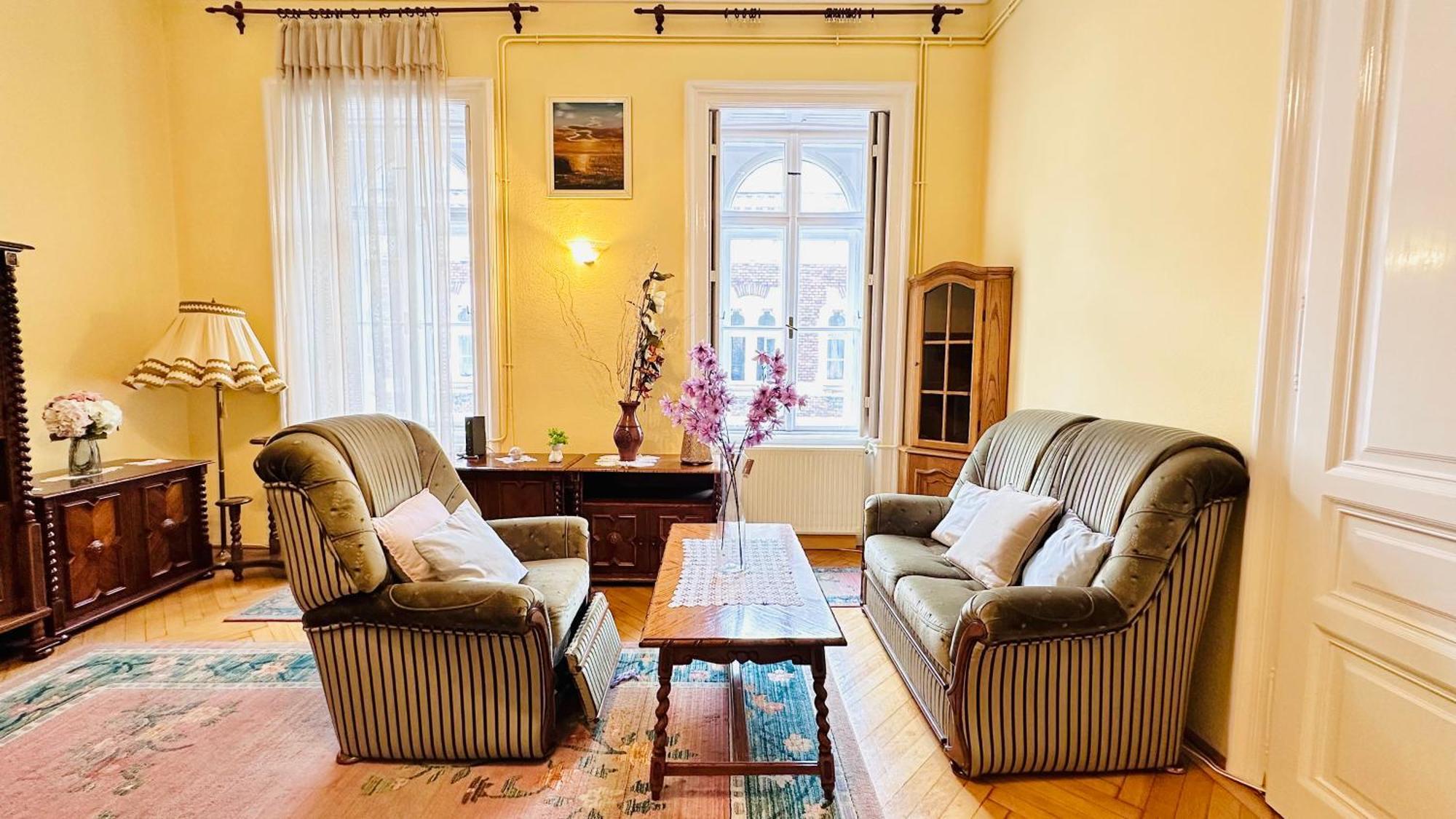 Jozsef 69 Apartment - 2Brs, 5M To Newyork Cafe بودابست المظهر الخارجي الصورة